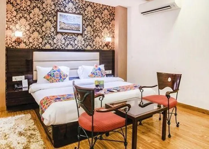 Fabhotel Galaxy - Nr Patel Nagar Metro