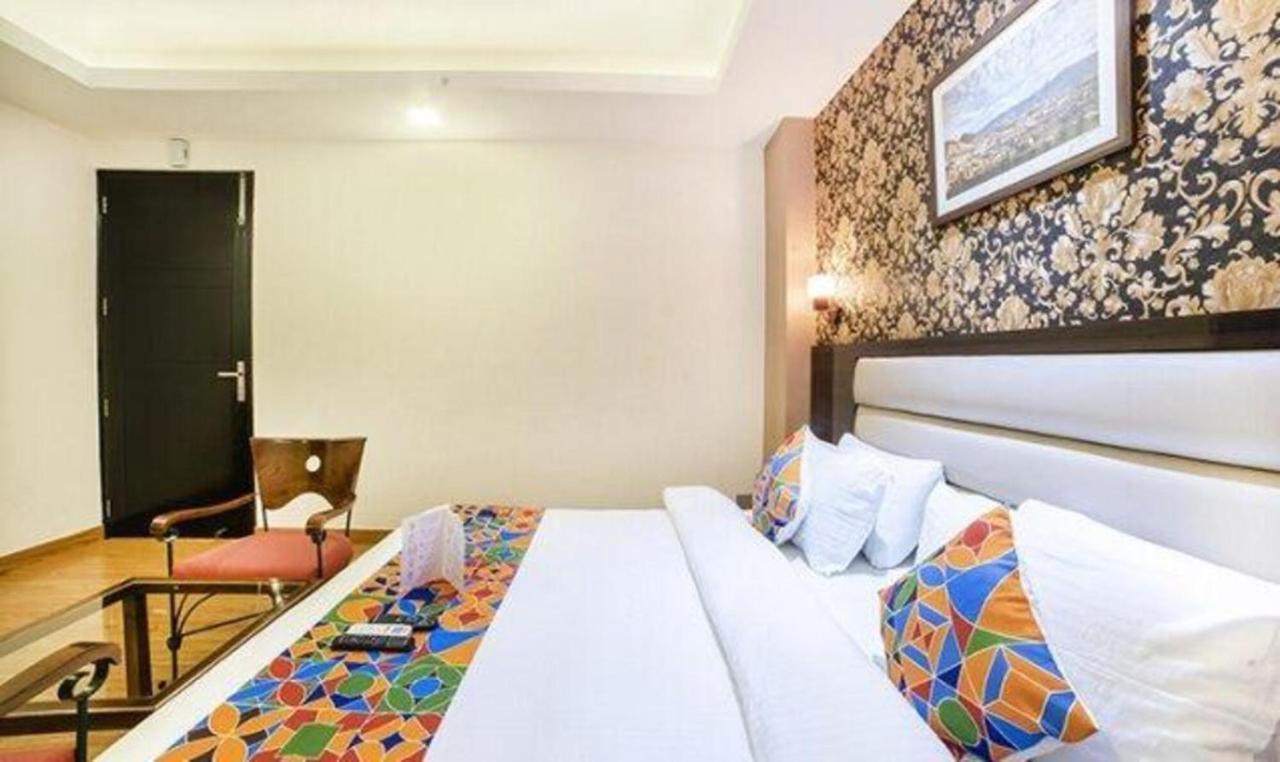 Fabhotel Galaxy - Nr Patel Nagar Metro 3*