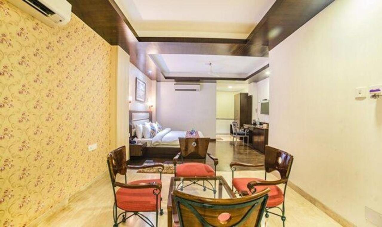 Fabhotel Galaxy - Nr Patel Nagar Metro 3*